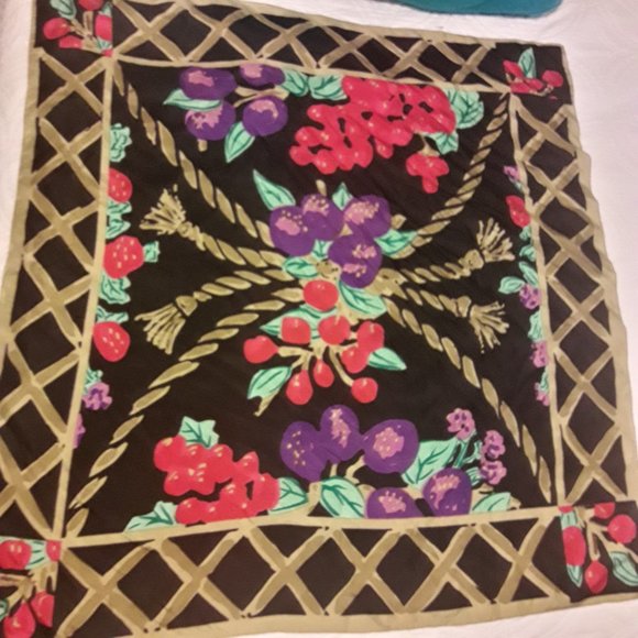 Giorgio Beverly Hills Accessories - Silk Scarf Vintage Large Square Giorgio Beverly HillsColorful